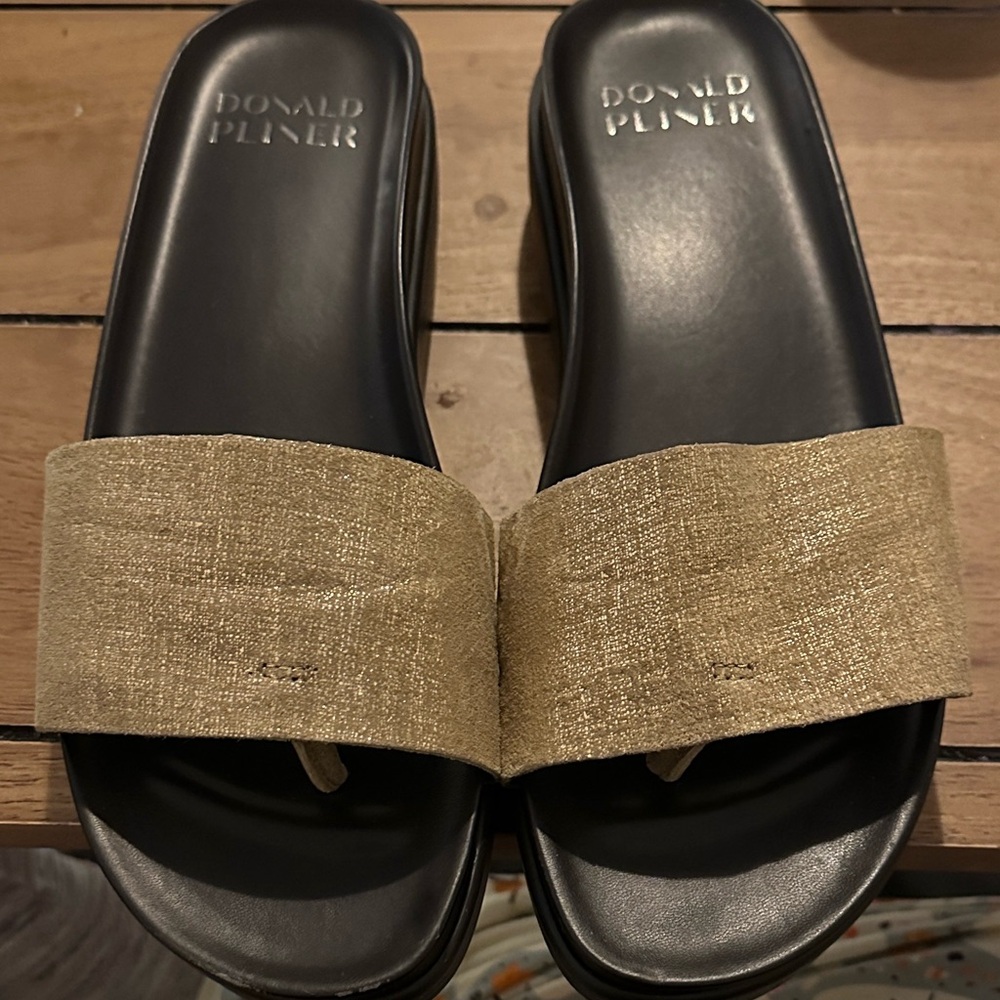 Donald Pliner Fiji Distressed Metallic Sandals